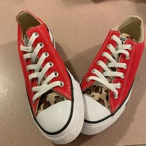 Custom painted converse!! Never worn Still in box